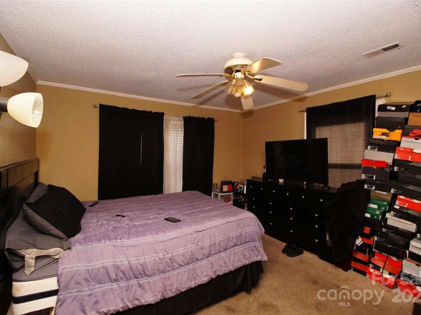 615 Mauney Avenue, Kings Mountain, NC 28086.  MLS# CAR4251484, YatesRealty ID 8663. 