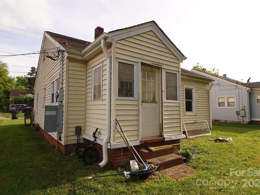 615 Mauney Avenue, Kings Mountain, NC 28086.  MLS# CAR4251484, YatesRealty ID 8663. 