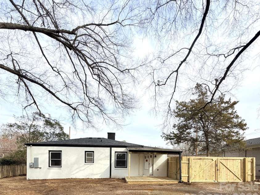 1114 Mount Olivet Road, Kannapolis, NC 28083.  MLS# CAR4350055, YatesRealty ID 8664. 