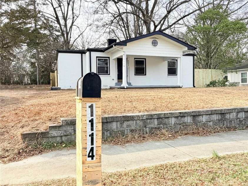 1114 Mount Olivet Road, Kannapolis, NC 28083.  MLS# CAR4350055, YatesRealty ID 8664. Front mail box