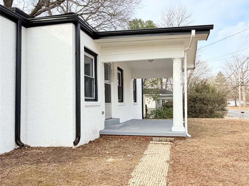1114 Mount Olivet Road, Kannapolis, NC 28083.  MLS# CAR4350055, YatesRealty ID 8664. Front porch
