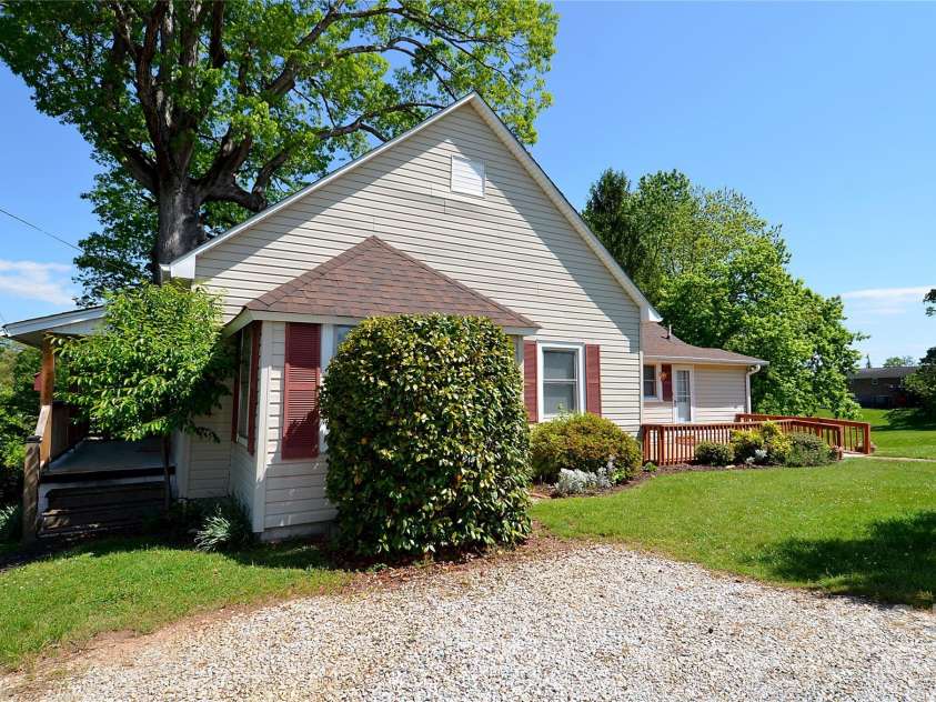 218 Church Street, Marion, NC 28752.  MLS# CAR4249315, YatesRealty ID 8665. 