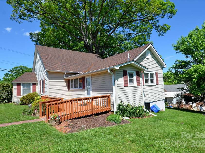 218 Church Street, Marion, NC 28752.  MLS# CAR4249315, YatesRealty ID 8665. 