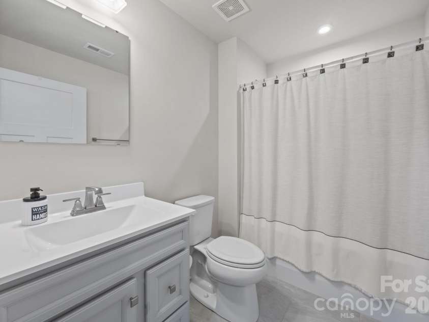 410 Hollis Place, Lancaster, SC 29720.  MLS# CAR4364993, YatesRealty ID 8665. Full Bath