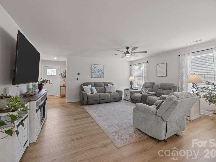 410 Hollis Place, Lancaster, SC 29720.  MLS# CAR4364993, YatesRealty ID 8665. Open Floor Plan