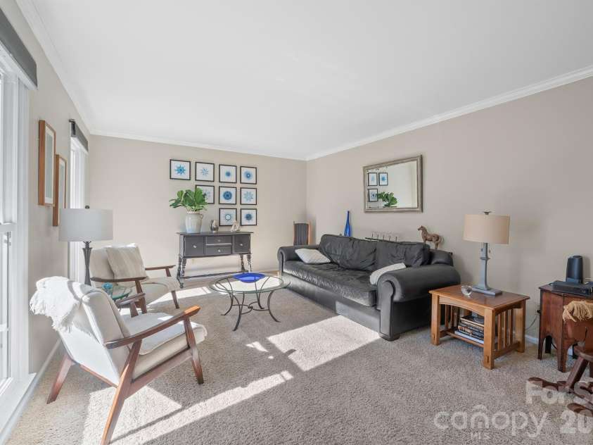 14604 Hanloch Court, Charlotte, NC 28262.  MLS# CAR4337953, YatesRealty ID 8666. Den