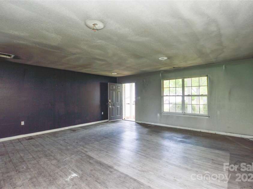 5219 Biederbeck Drive, Charlotte, NC 28212.  MLS# CAR4248712, YatesRealty ID 8667. 