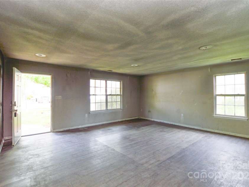 5219 Biederbeck Drive, Charlotte, NC 28212.  MLS# CAR4248712, YatesRealty ID 8667. 
