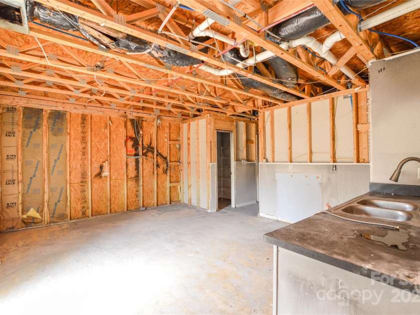 5219 Biederbeck Drive, Charlotte, NC 28212.  MLS# CAR4248712, YatesRealty ID 8667. 