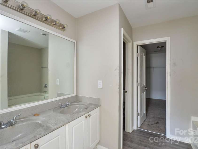 5219 Biederbeck Drive, Charlotte, NC 28212.  MLS# CAR4248712, YatesRealty ID 8667. 