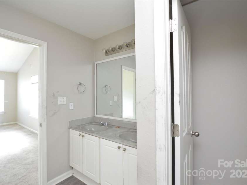 5219 Biederbeck Drive, Charlotte, NC 28212.  MLS# CAR4248712, YatesRealty ID 8667. 