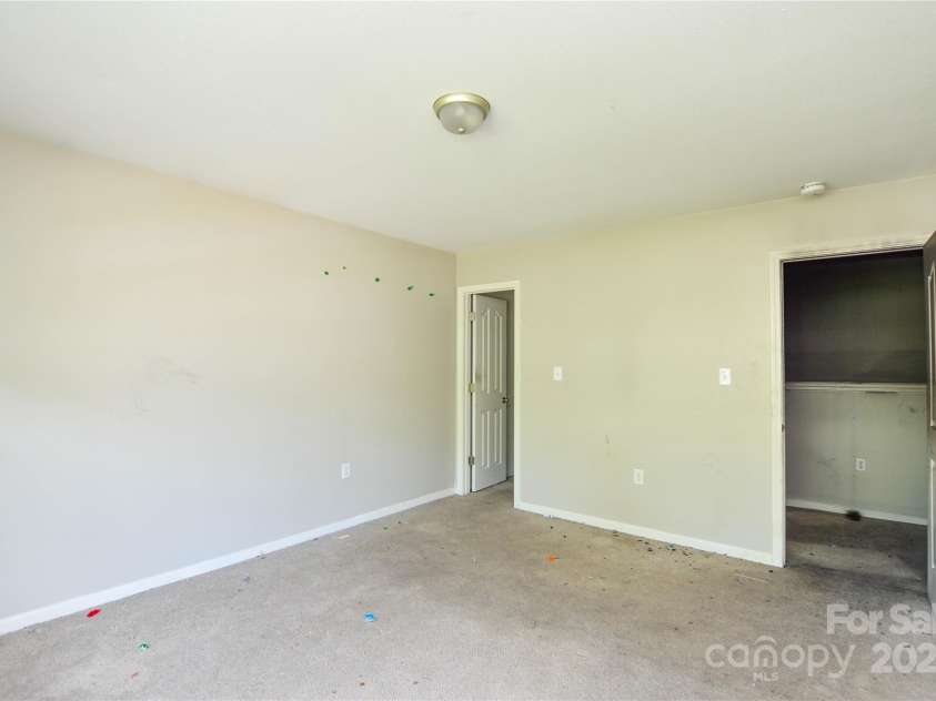 5219 Biederbeck Drive, Charlotte, NC 28212.  MLS# CAR4248712, YatesRealty ID 8667. 