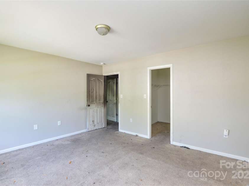 5219 Biederbeck Drive, Charlotte, NC 28212.  MLS# CAR4248712, YatesRealty ID 8667. 