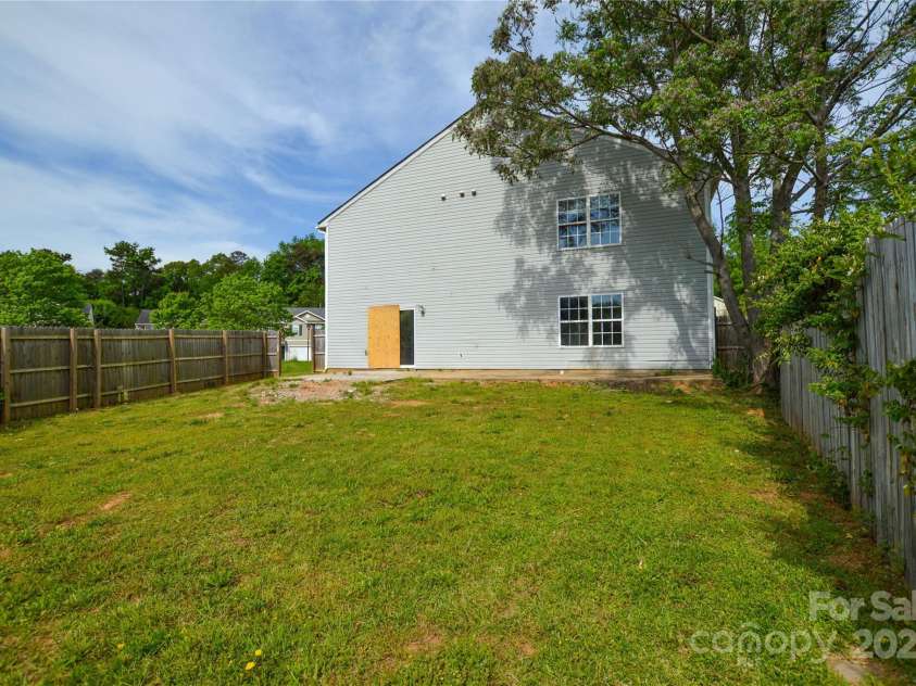 5219 Biederbeck Drive, Charlotte, NC 28212.  MLS# CAR4248712, YatesRealty ID 8667. 