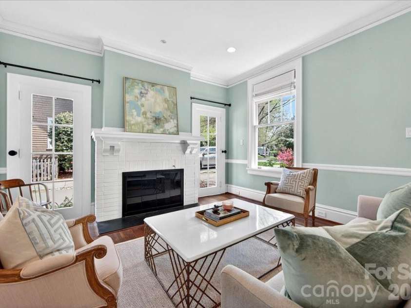 506 Hermitage Court, Charlotte, NC 28207.  MLS# CAR4357309, YatesRealty ID 8668. 