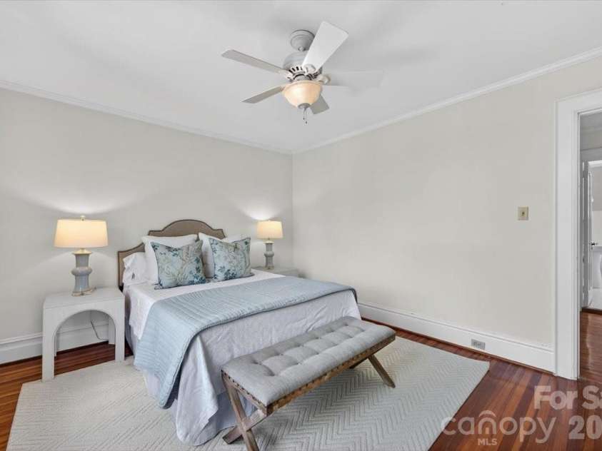 506 Hermitage Court, Charlotte, NC 28207.  MLS# CAR4357309, YatesRealty ID 8668. 