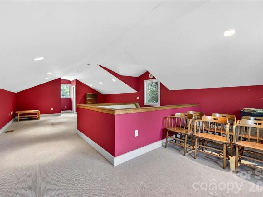 506 Hermitage Court, Charlotte, NC 28207.  MLS# CAR4357309, YatesRealty ID 8668. 
