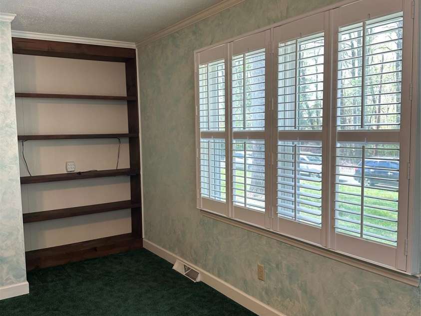 1215 Wiltshire Drive, Kannapolis, NC 28081.  MLS# CAR4360332, YatesRealty ID 8669. 