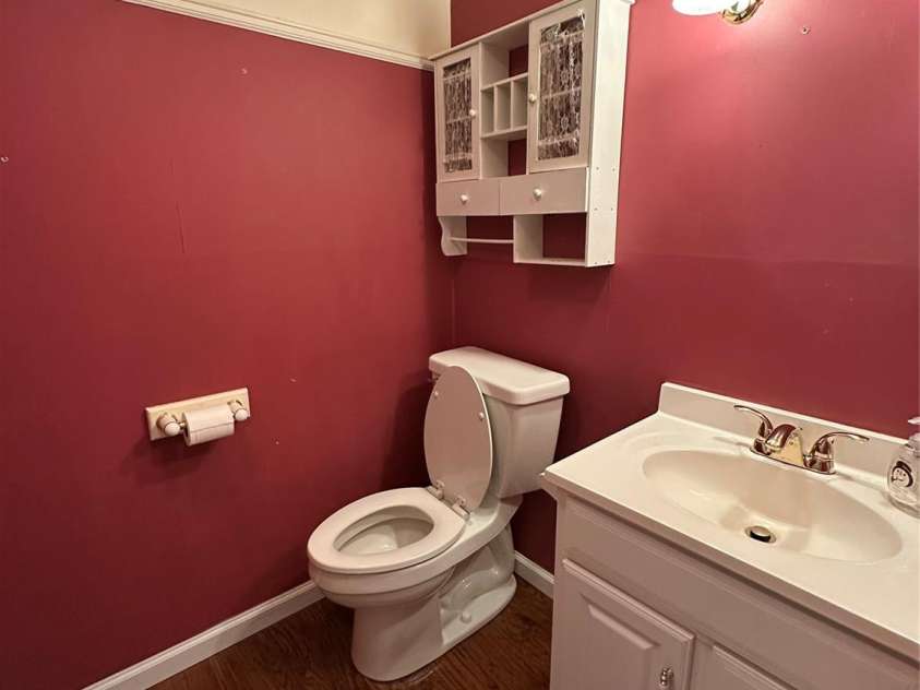 1215 Wiltshire Drive, Kannapolis, NC 28081.  MLS# CAR4360332, YatesRealty ID 8669. Half Bath