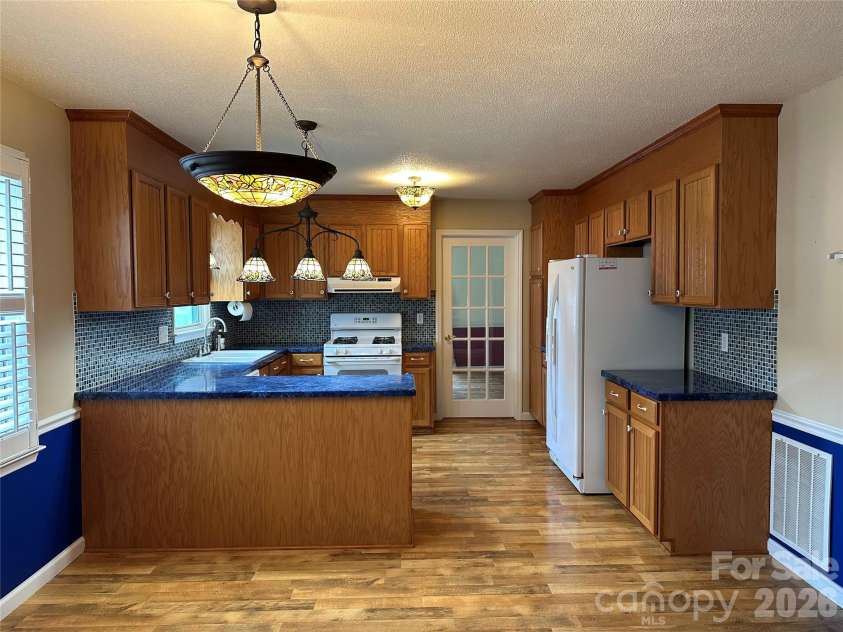 1215 Wiltshire Drive, Kannapolis, NC 28081.  MLS# CAR4360332, YatesRealty ID 8669. Kitchen