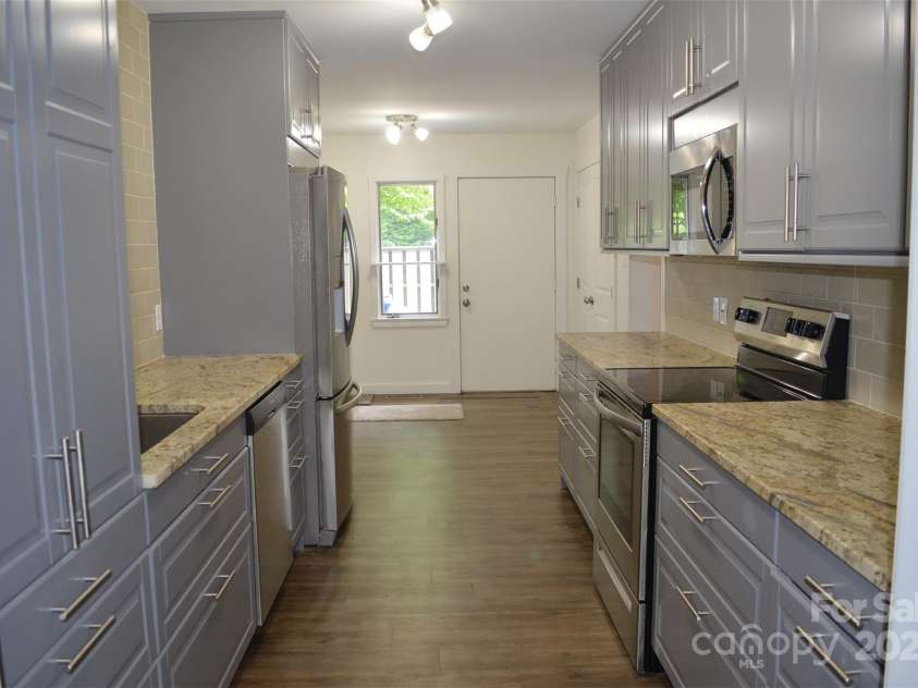 609 Crowfields Lane, Asheville, NC 28803.  MLS# CAR4278322, YatesRealty ID 867. 