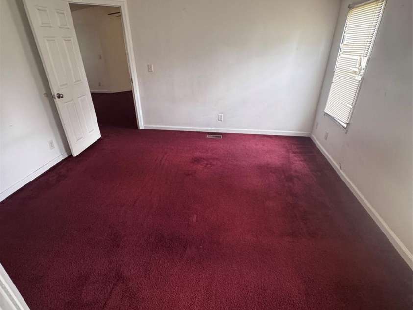 321 Jennings Road, Statesville, NC 28625.  MLS# CAR4252286, YatesRealty ID 8670. Living Room