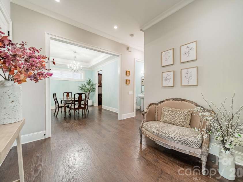 131 Boyce Road, Charlotte, NC 28211.  MLS# CAR4313027, YatesRealty ID 8671. 