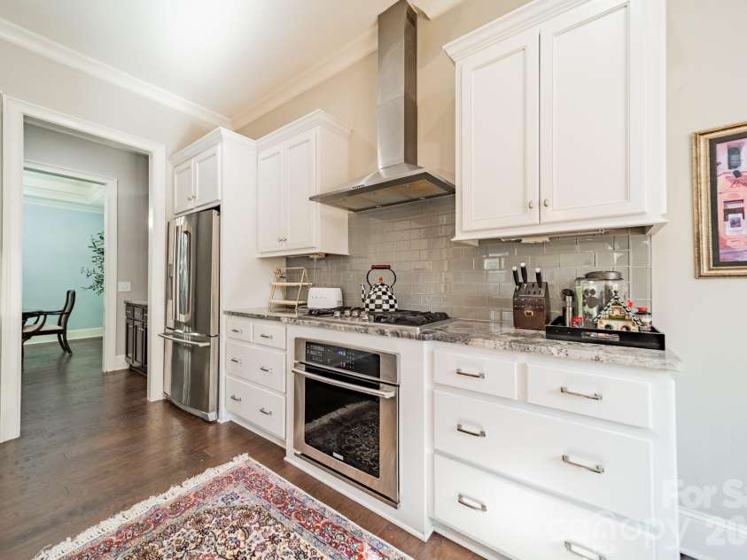 131 Boyce Road, Charlotte, NC 28211.  MLS# CAR4313027, YatesRealty ID 8671. 