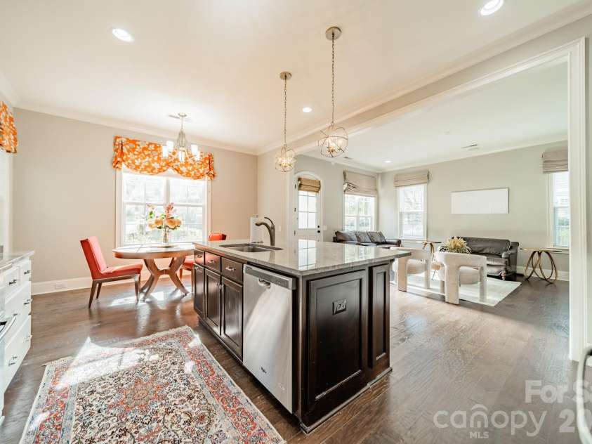 131 Boyce Road, Charlotte, NC 28211.  MLS# CAR4313027, YatesRealty ID 8671. 