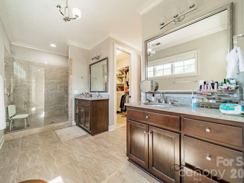 131 Boyce Road, Charlotte, NC 28211.  MLS# CAR4313027, YatesRealty ID 8671. 