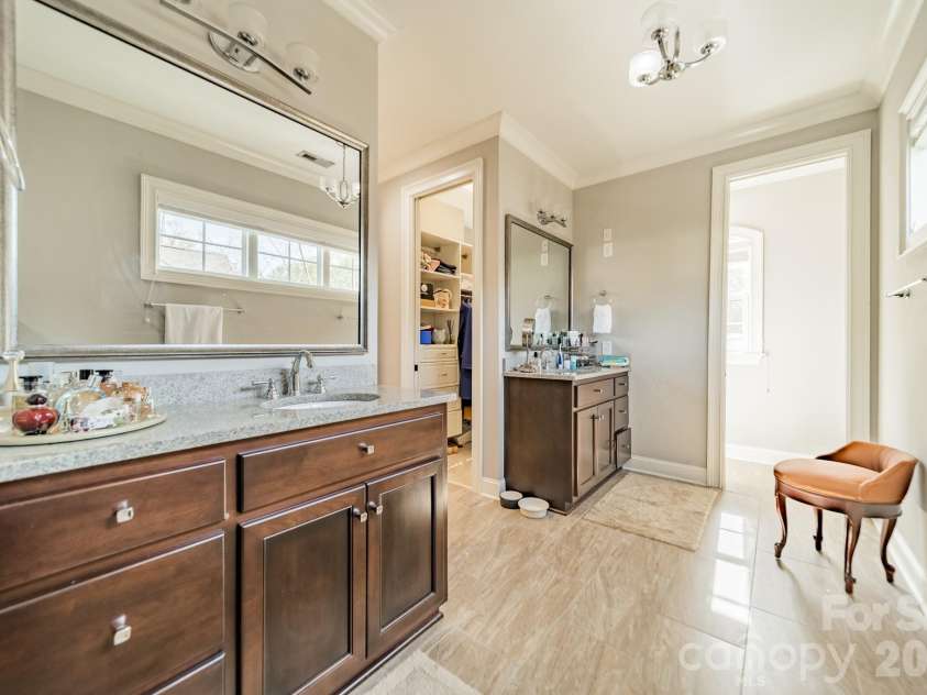 131 Boyce Road, Charlotte, NC 28211.  MLS# CAR4313027, YatesRealty ID 8671. 