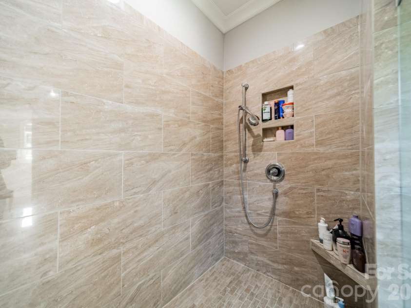 131 Boyce Road, Charlotte, NC 28211.  MLS# CAR4313027, YatesRealty ID 8671. 