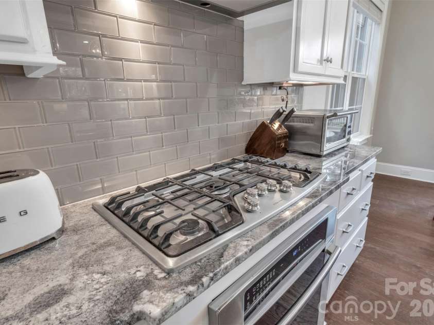 131 Boyce Road, Charlotte, NC 28211.  MLS# CAR4313027, YatesRealty ID 8671. 