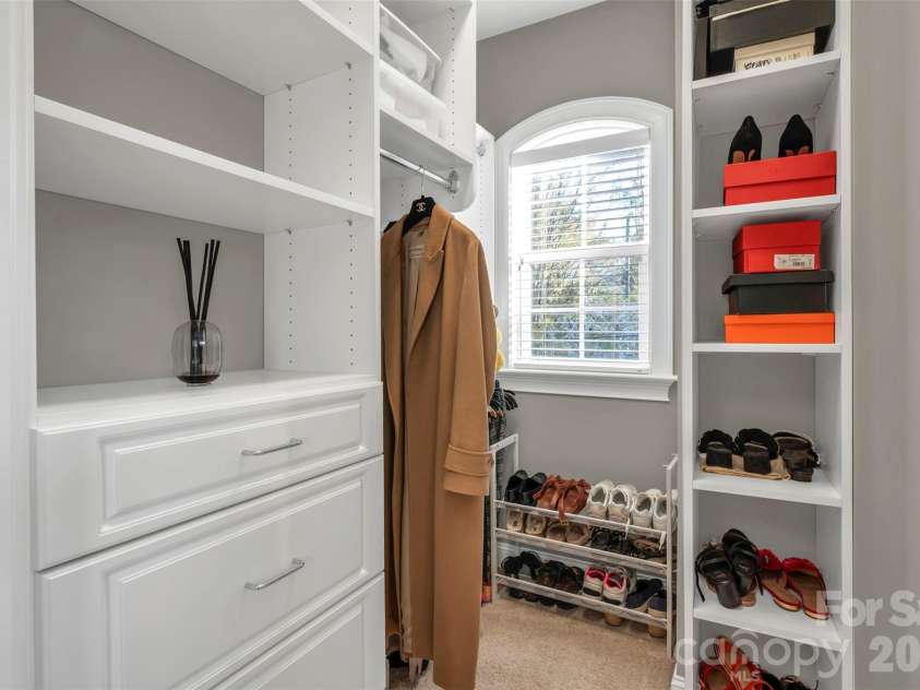 131 Boyce Road, Charlotte, NC 28211.  MLS# CAR4313027, YatesRealty ID 8671. 