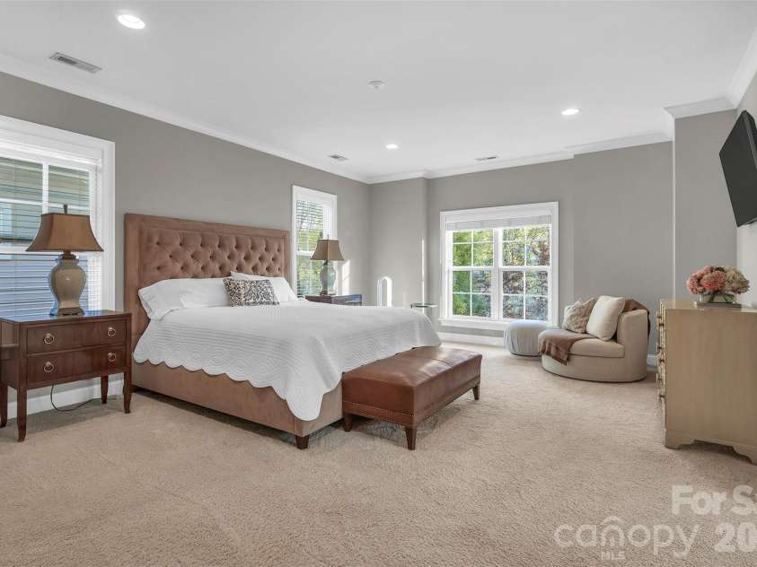 131 Boyce Road, Charlotte, NC 28211.  MLS# CAR4313027, YatesRealty ID 8671. 