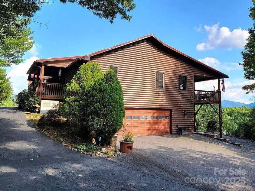 914 Rogers Road, Franklin, NC 28734.  MLS# CAR4252189, YatesRealty ID 8671. 