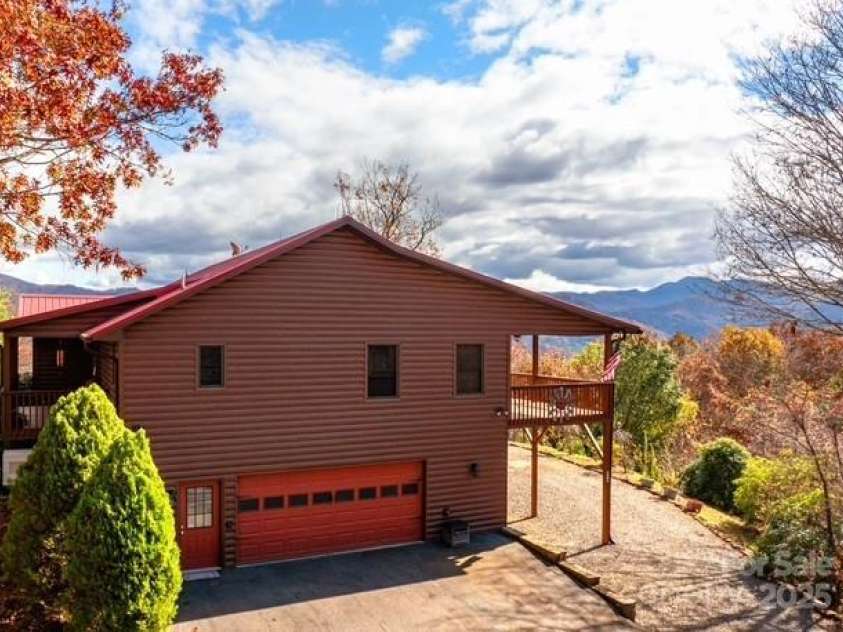 914 Rogers Road, Franklin, NC 28734.  MLS# CAR4252189, YatesRealty ID 8671. 