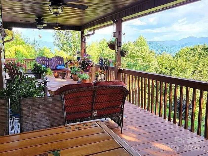 914 Rogers Road, Franklin, NC 28734.  MLS# CAR4252189, YatesRealty ID 8671. 