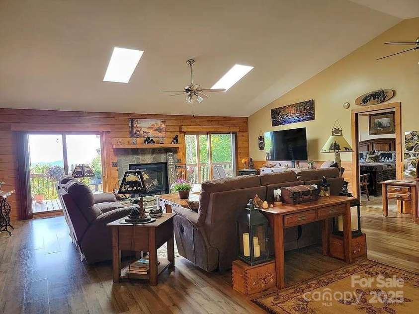 914 Rogers Road, Franklin, NC 28734.  MLS# CAR4252189, YatesRealty ID 8671. 