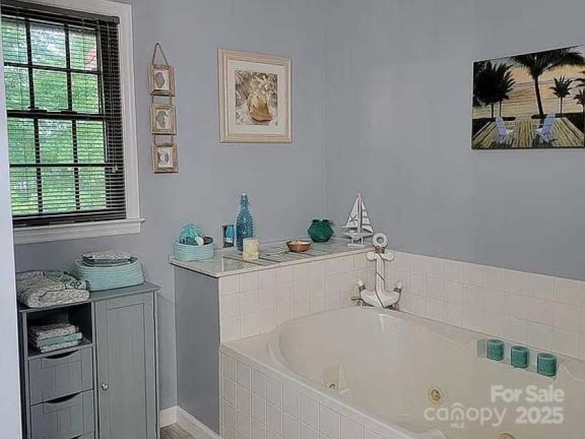 914 Rogers Road, Franklin, NC 28734.  MLS# CAR4252189, YatesRealty ID 8671. 