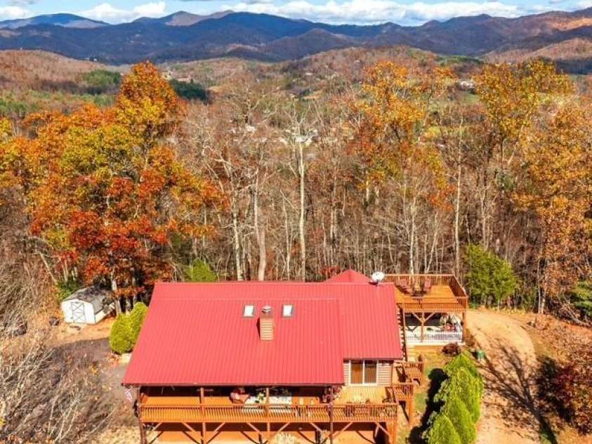 914 Rogers Road, Franklin, NC 28734.  MLS# CAR4252189, YatesRealty ID 8671. 