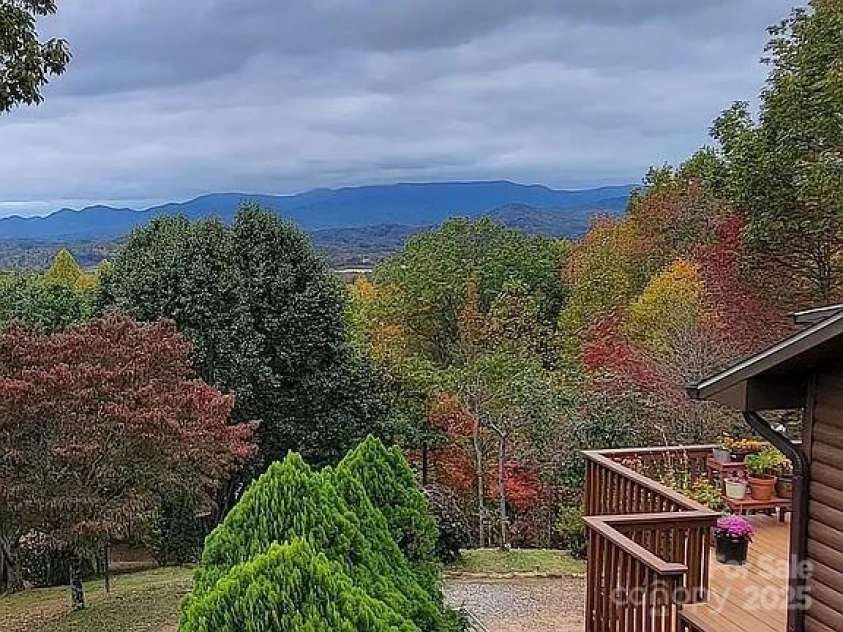 914 Rogers Road, Franklin, NC 28734.  MLS# CAR4252189, YatesRealty ID 8671. 