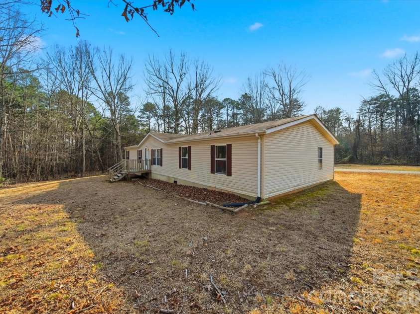 107 10th Street, Hildebran, NC 28637.  MLS# CAR4349714, YatesRealty ID 8672. 