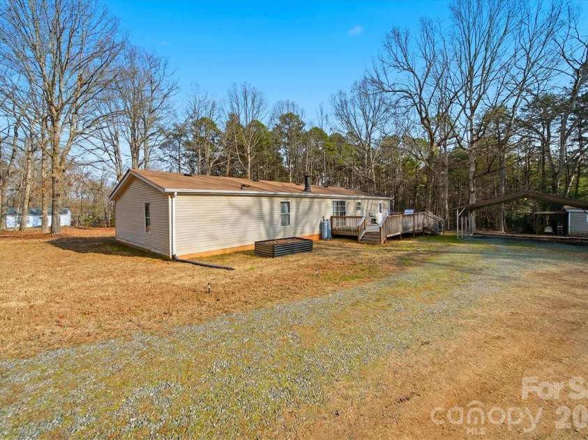 107 10th Street, Hildebran, NC 28637.  MLS# CAR4349714, YatesRealty ID 8672. 