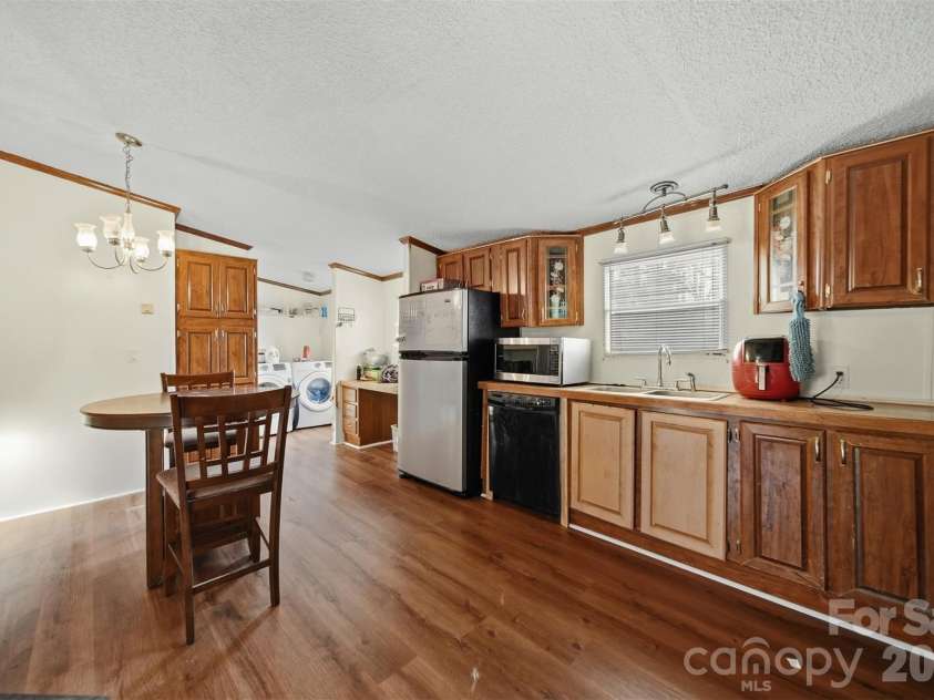 109 10th Street, Hildebran, NC 28637.  MLS# CAR4352124, YatesRealty ID 8673. 