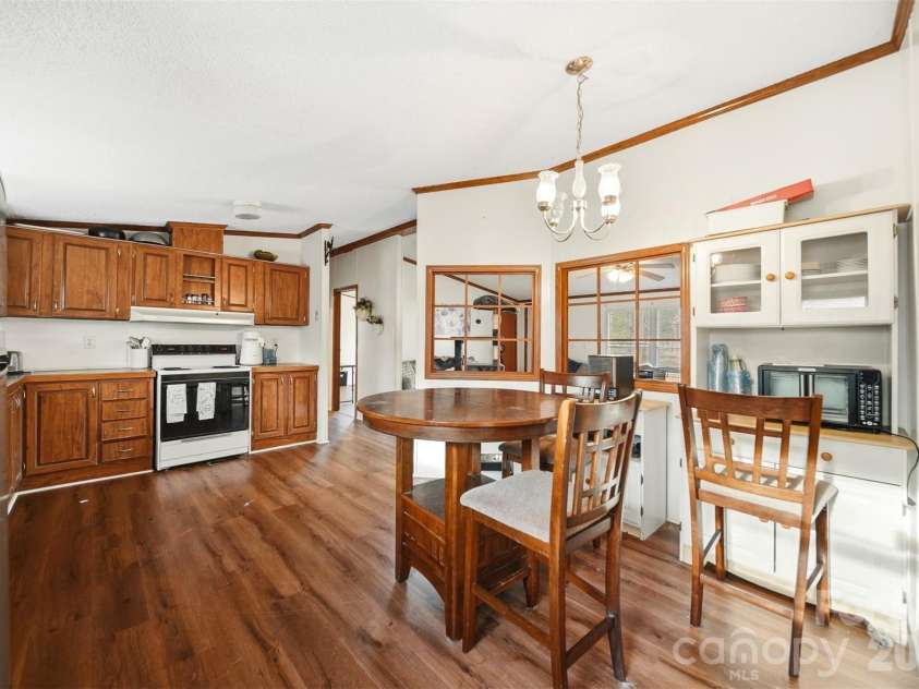 109 10th Street, Hildebran, NC 28637.  MLS# CAR4352124, YatesRealty ID 8673. 