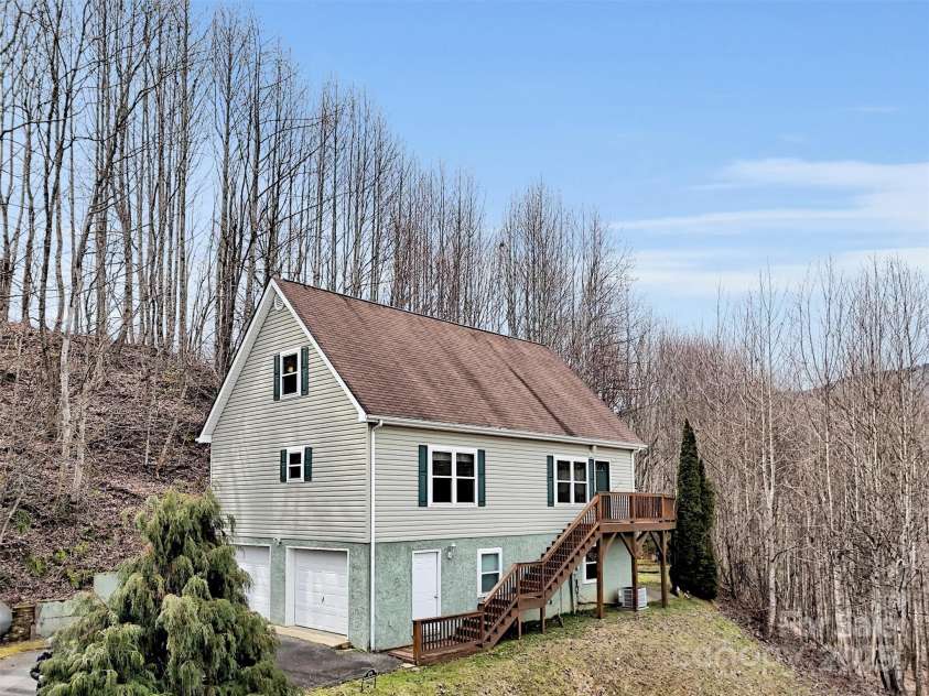 278 Barber Hill Drive, Waynesville, NC 28786.  MLS# CAR4224563, YatesRealty ID 8673. 