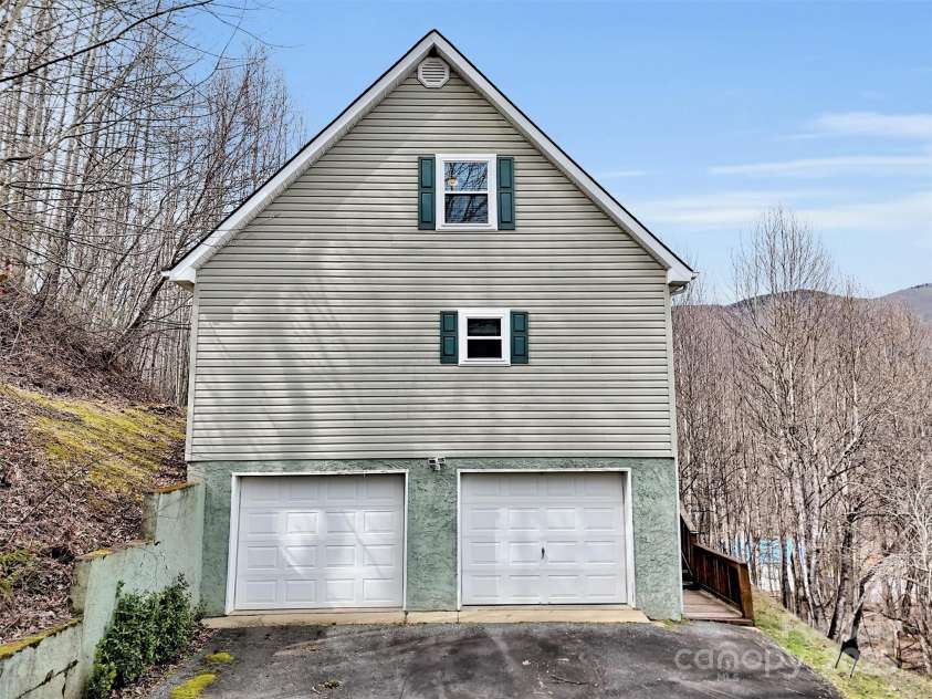 278 Barber Hill Drive, Waynesville, NC 28786.  MLS# CAR4224563, YatesRealty ID 8673. 