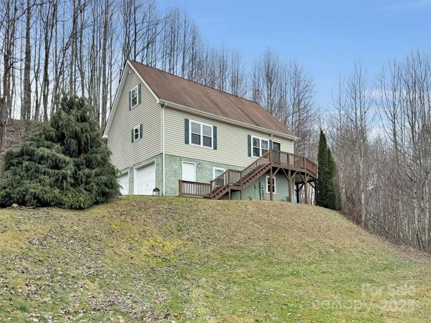 278 Barber Hill Drive, Waynesville, NC 28786.  MLS# CAR4224563, YatesRealty ID 8673. 