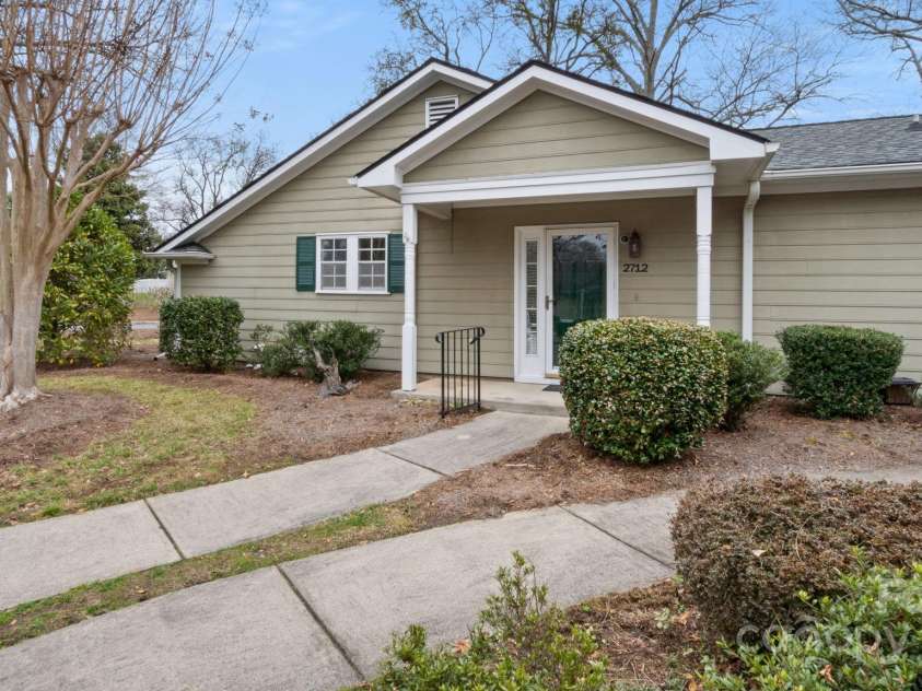 2712 New Hamlin Way, Charlotte, NC 28210.  MLS# CAR4206222, YatesRealty ID 8674. 